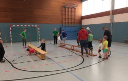 2018-05-18 Kinderturnen mit den Leichtathleten